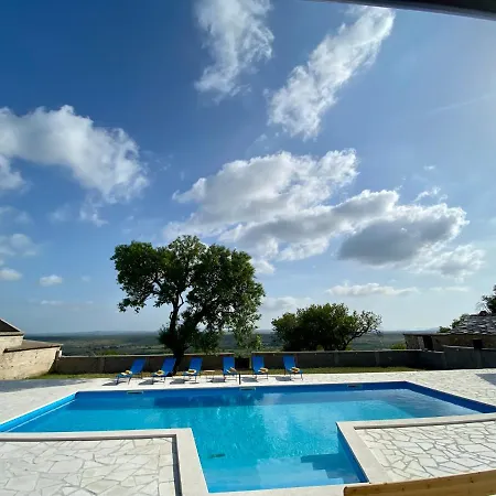 Villa-v