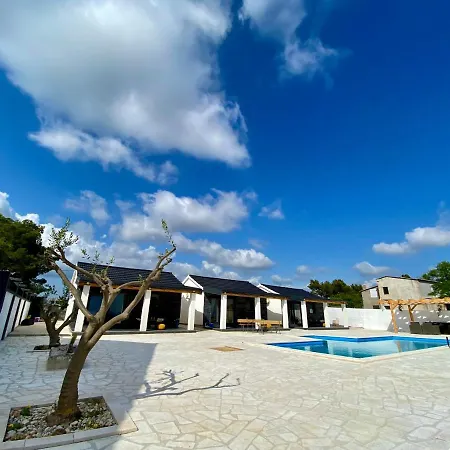 Villa-v Villa